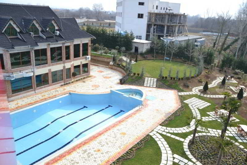 Hotel Vila Aeroport Rinas المظهر الخارجي الصورة